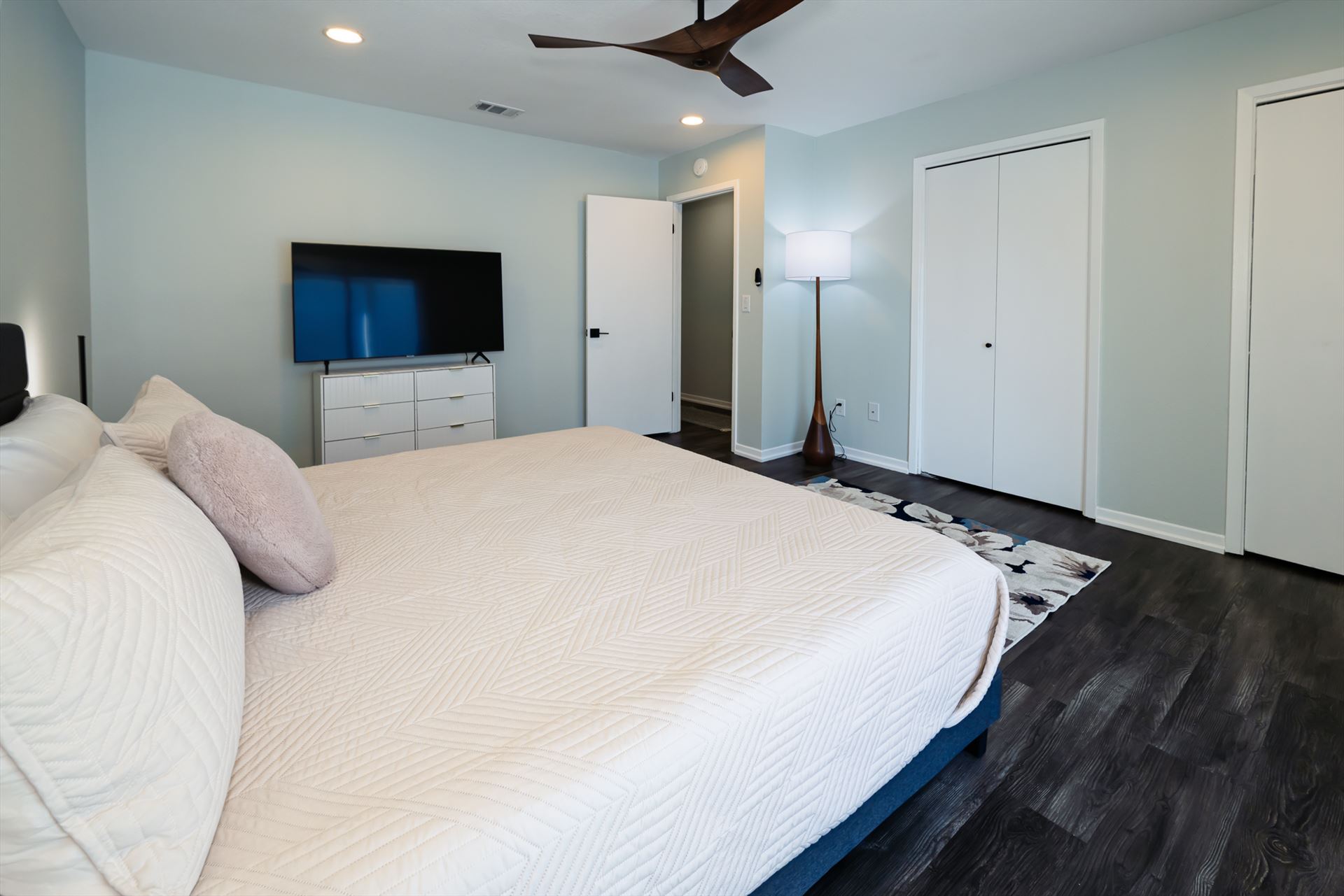 7433 beach drive 36.jpg -  by Terry Kelly Photography