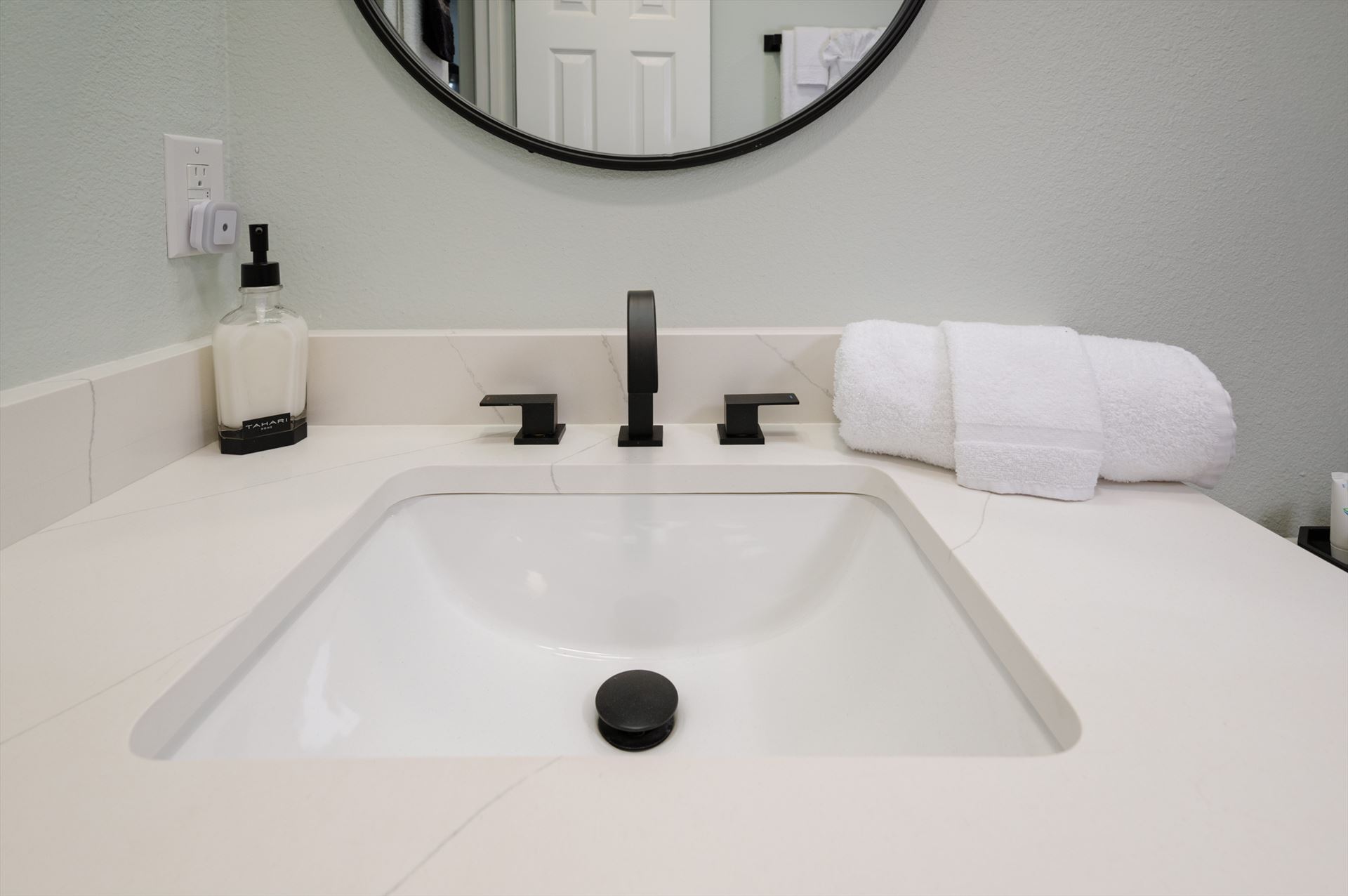 7433 beach drive 29.jpg -  by Terry Kelly Photography