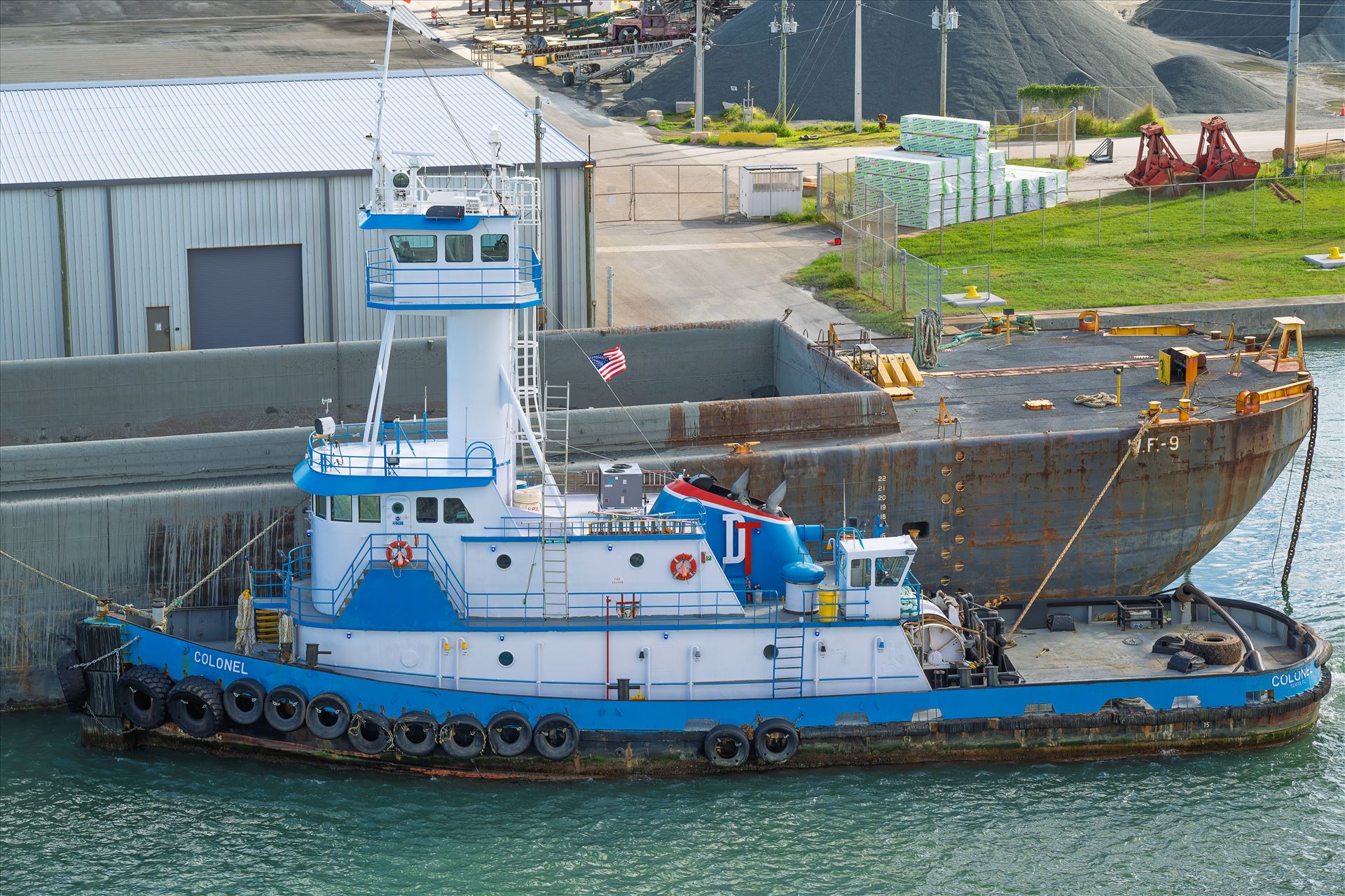 Tug boat adventure of the seas_0080.jpg -  by Terry Kelly Photography